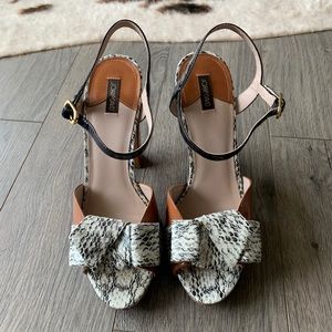 Joan&David Women’s Patent Leather Pumps